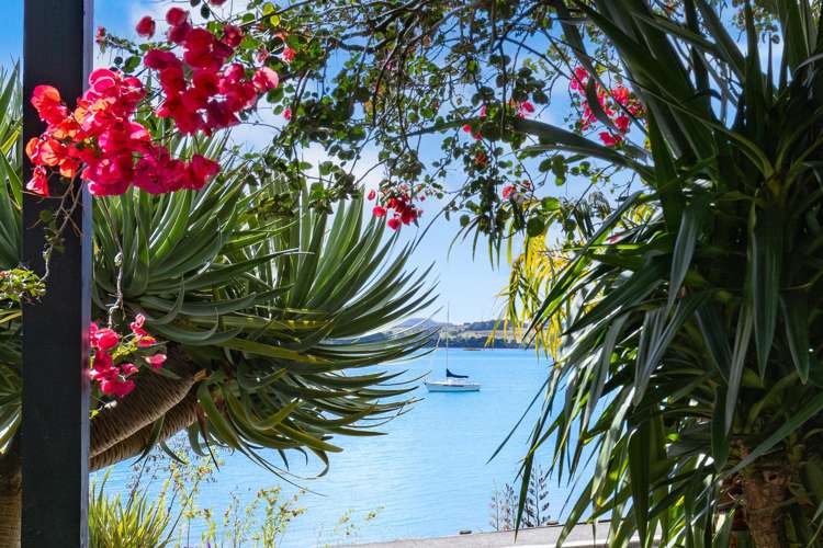 1184 Sandspit Road Sandspit_26