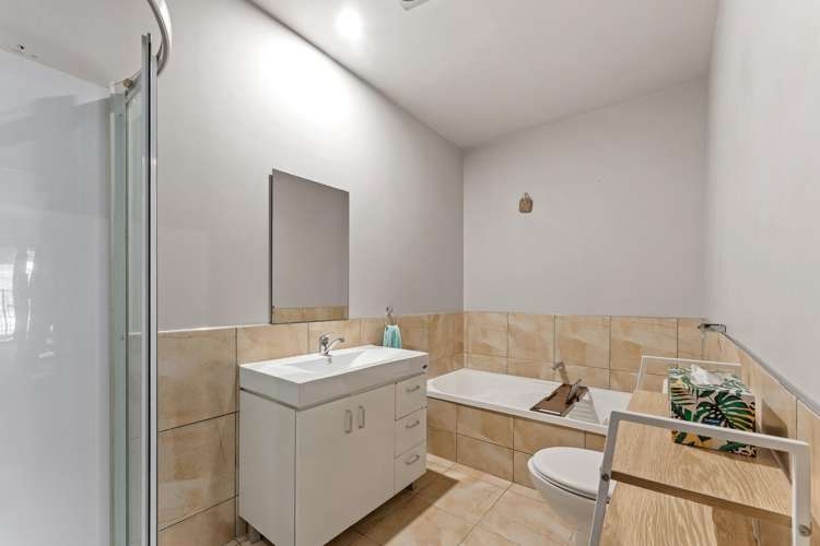 1257 Whangaparaoa Road Gulf Harbour_23