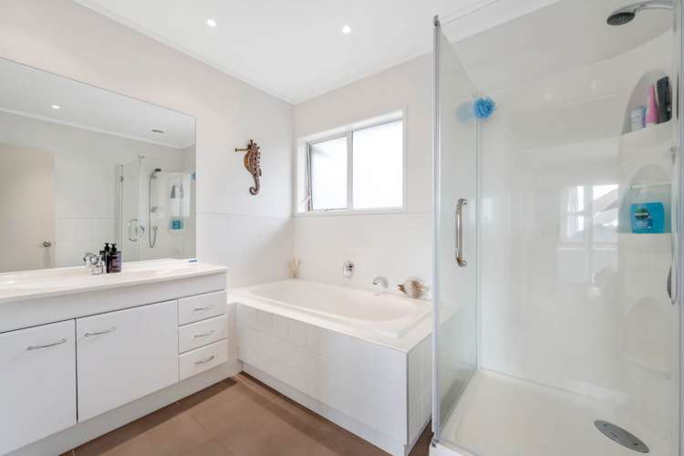 12 Letterkenny Place Blockhouse Bay_13