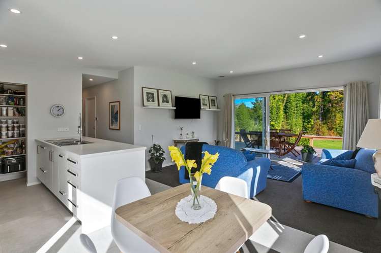 76 Riddell Road_4