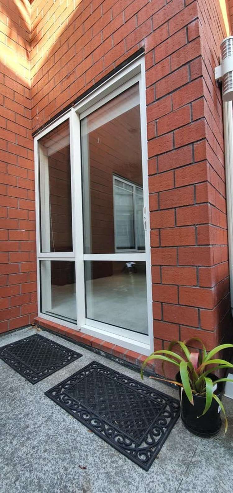 53 Bernard Magnus Lane Greenhithe_4