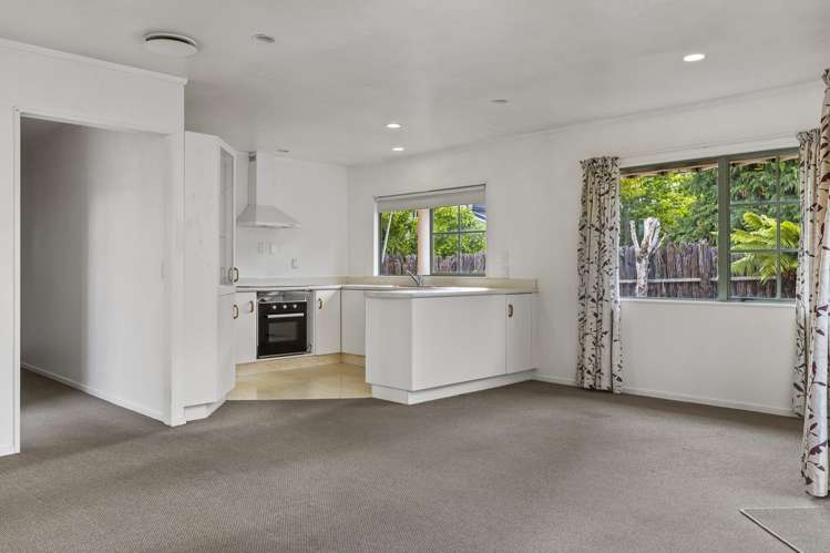 1/8 Kathleen Place Rainbow Point_3