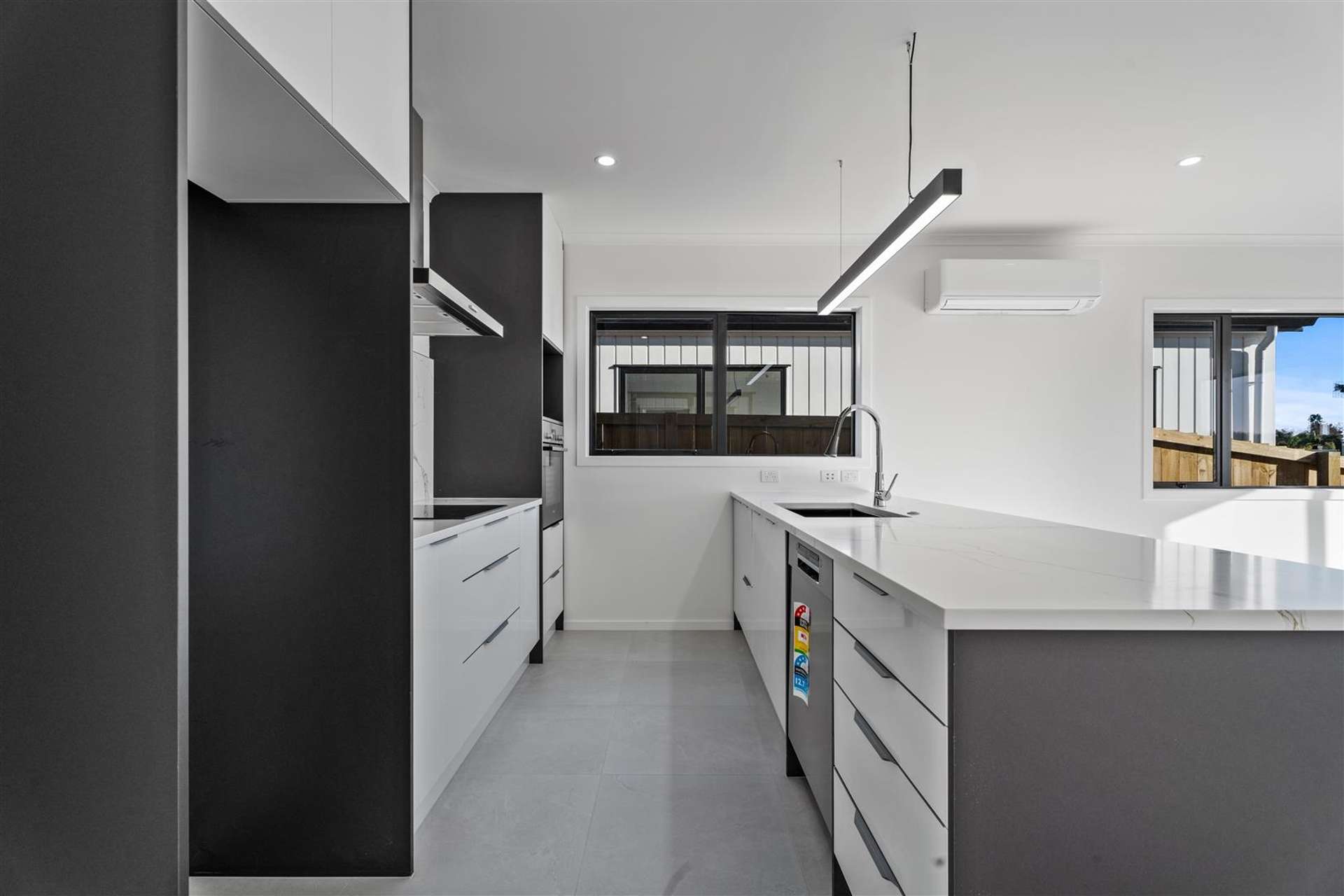 2/18 Church Road Pukete_0