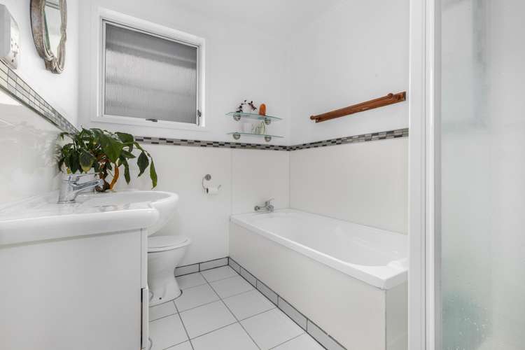 11 Tweed Road Papakowhai_15