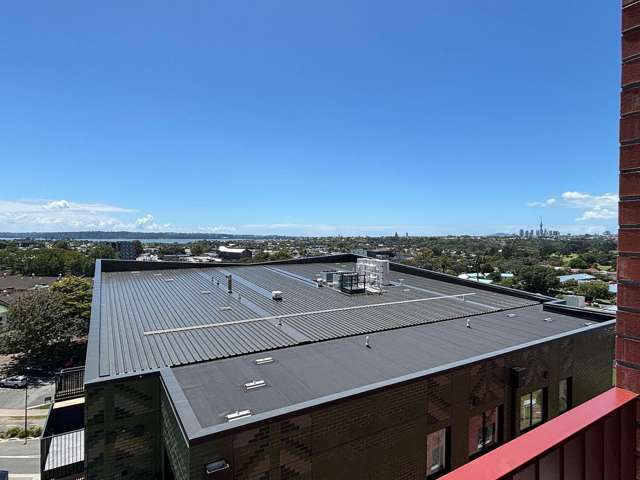 902/2B Te Ara Taurapa Point Chevalier_2