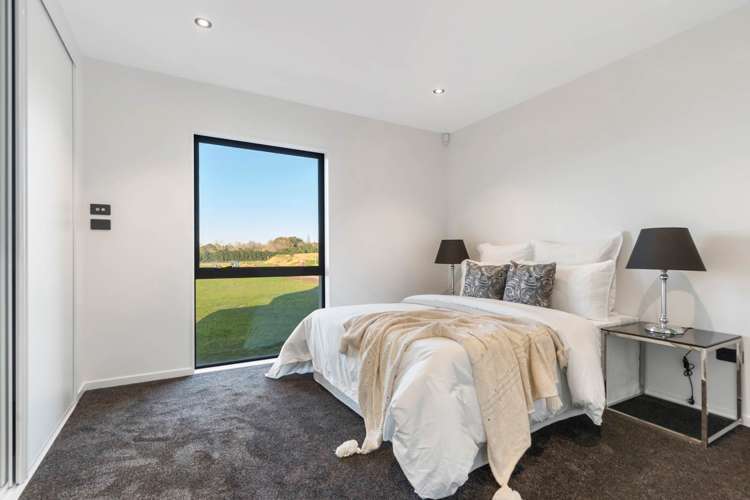 33 Karaka Village Parade_3