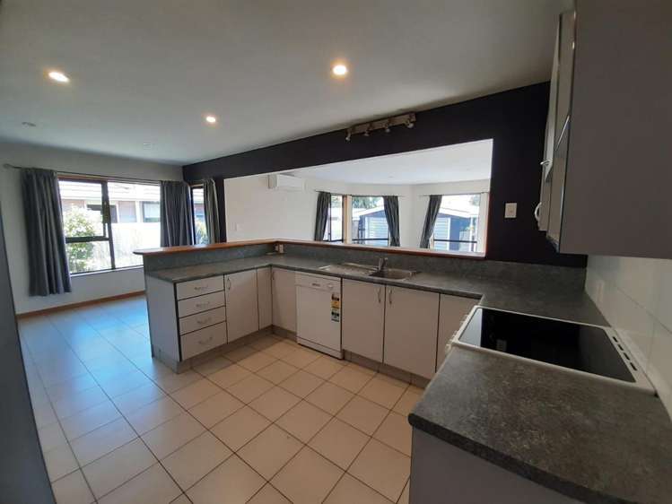 16 Vardon Crescent_0