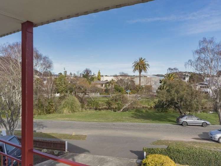 7 Shakespeare Walk The Wood_6