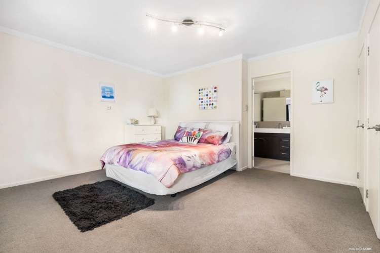 8 Valhalla Drive Beach Haven_13