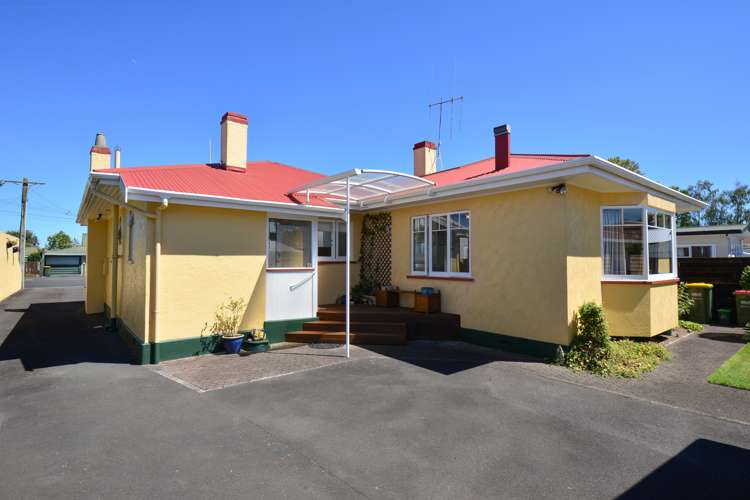 2 Saint Olpherts Avenue Hamilton East_16