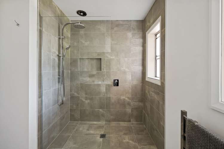 77 Harold Holt Avenue Onekawa_10