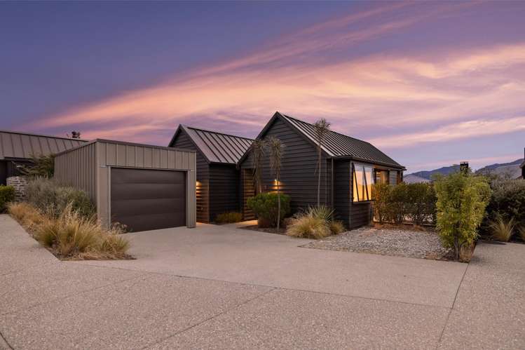 15 McKenzies Shute Jacks Point_1