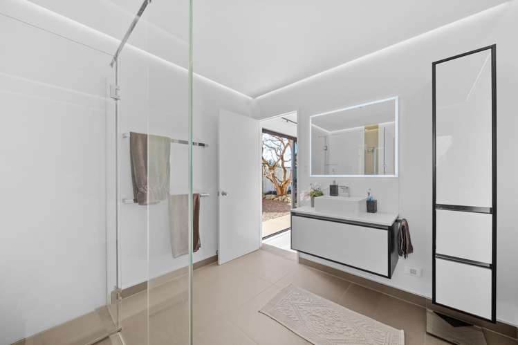 221b State Highway 2 Opaki_14