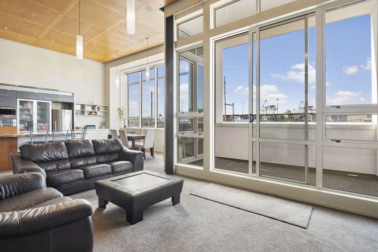 115/107 Thorndon Quay Pipitea_1