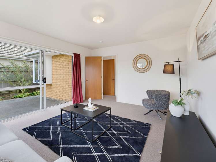 2/2 Bentley Street Russley_3
