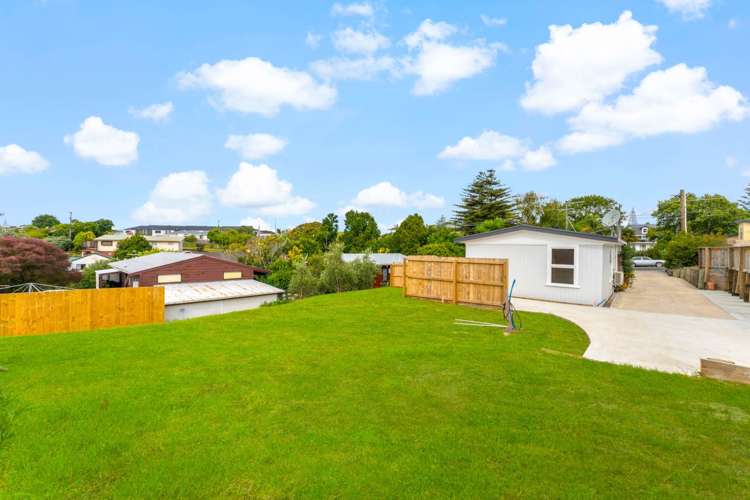 62B McLeod Road Te Atatu South_3