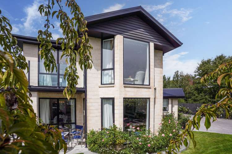 4 Stella Close Harewood_14