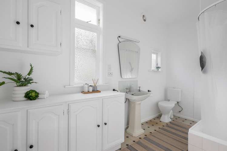 52 Puru Crescent Lyall Bay_10