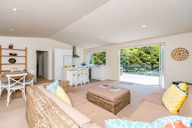 20 Taranga Road Langs Beach_8