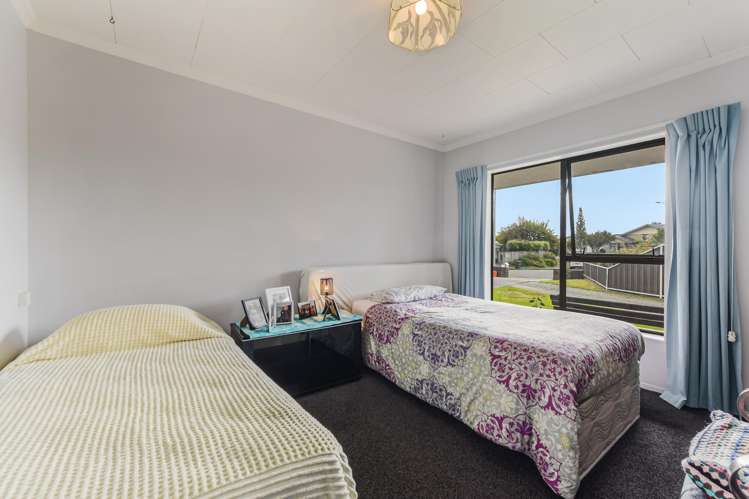 27 Browning Crescent Stoke_11