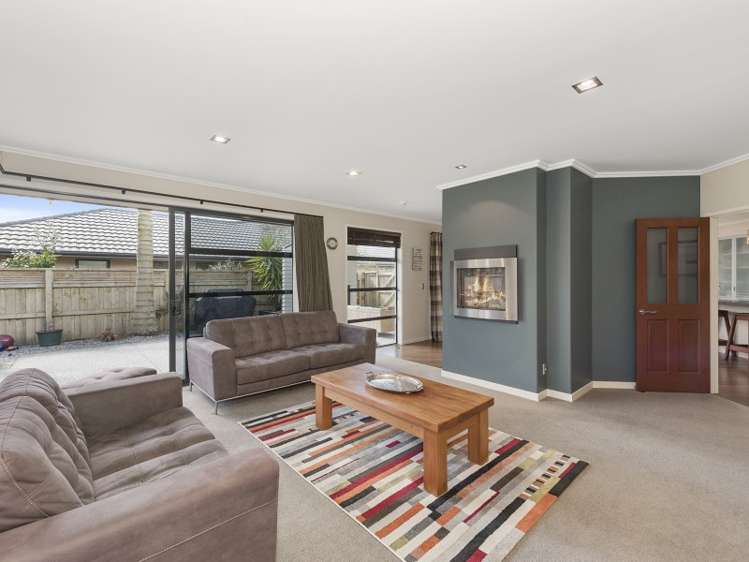 1 Somerton Drive Huntington_16