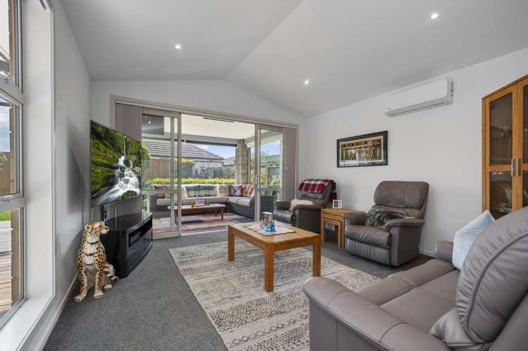 124 Puhirake Crescent Pyes Pa_14
