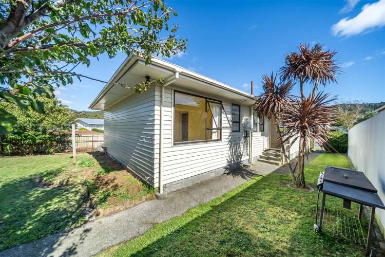 8 Meremere Street Wainuiomata_15
