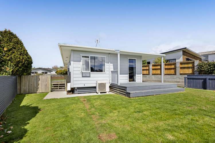 6 Camellia Avenue Bell Block_17
