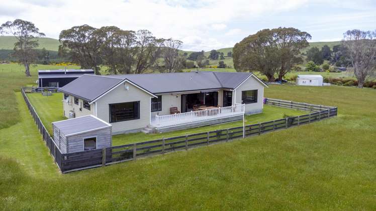 736 Tukairangi Road Acacia Bay_22