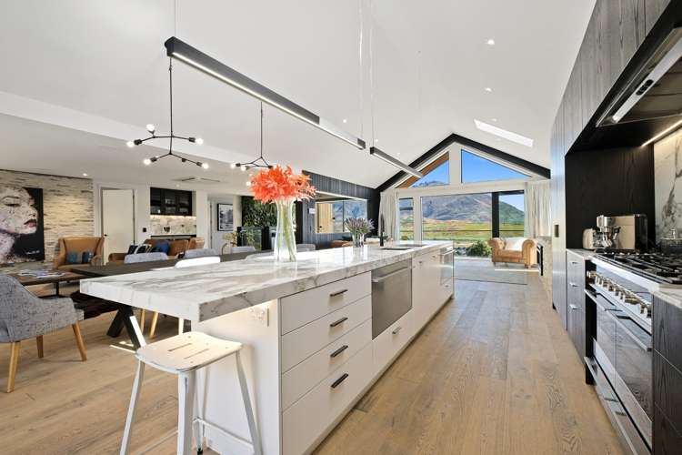 22 Falconer Rise Jacks Point_3