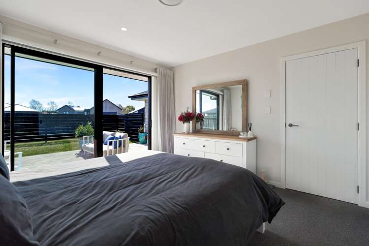 6 Redhaven Rise Netherby_18