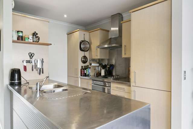 57/305 Evans Bay Parade Hataitai_3