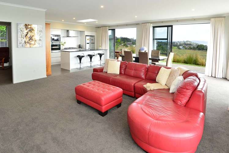 17 Woodridge Drive Stanmore Bay_16