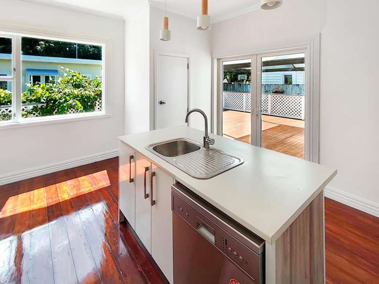 51 Pharazyn Street 10614_4