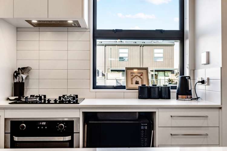 6 Magnetite Lane Flat Bush_10