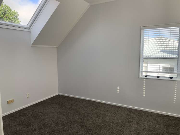 2/24 Clonbern Road Remuera_8