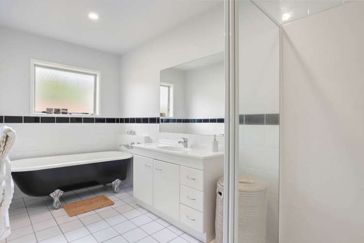 15 Piriti Drive Te Atatu Peninsula_13