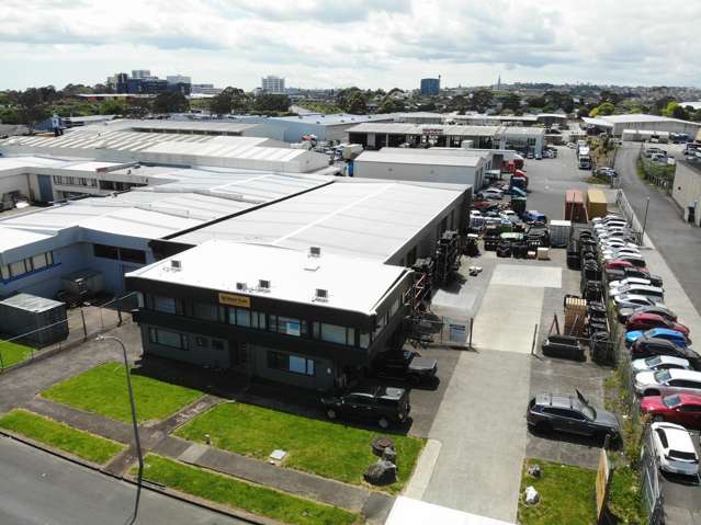 1,045sqm Wiri Industrial with yard