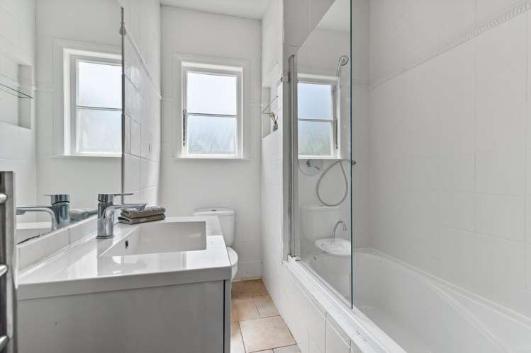 28 Hanlon Crescent Devonport_17