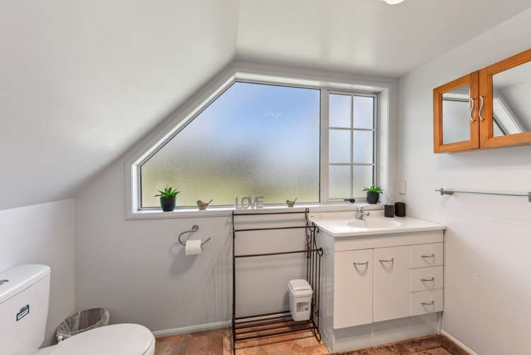 167 Cable Bay Road Hira_18