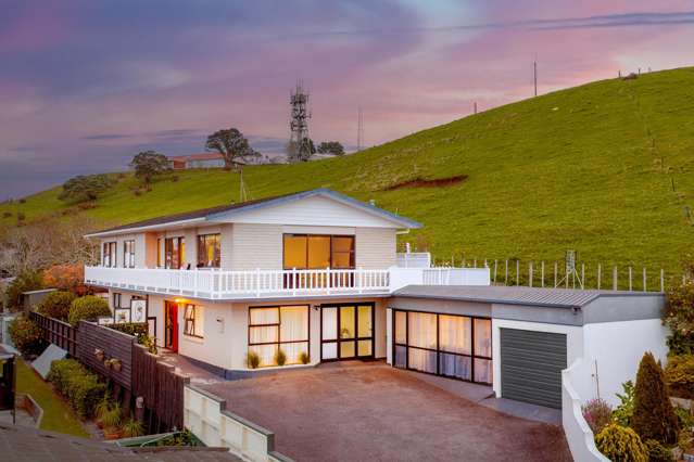 Ocean view and five bedrooms - $785,000