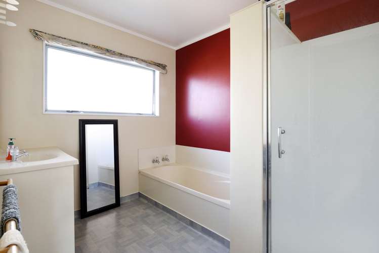 61 Aldinga Avenue Stoke_17