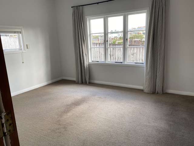 644 Teasdale Street 11385_4