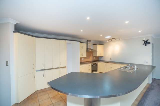 64 Royal Oak Drive Kelvin Grove_2