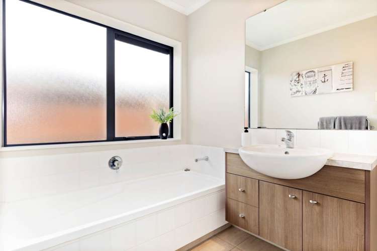 2 Bellshill Close Wattle Downs_15