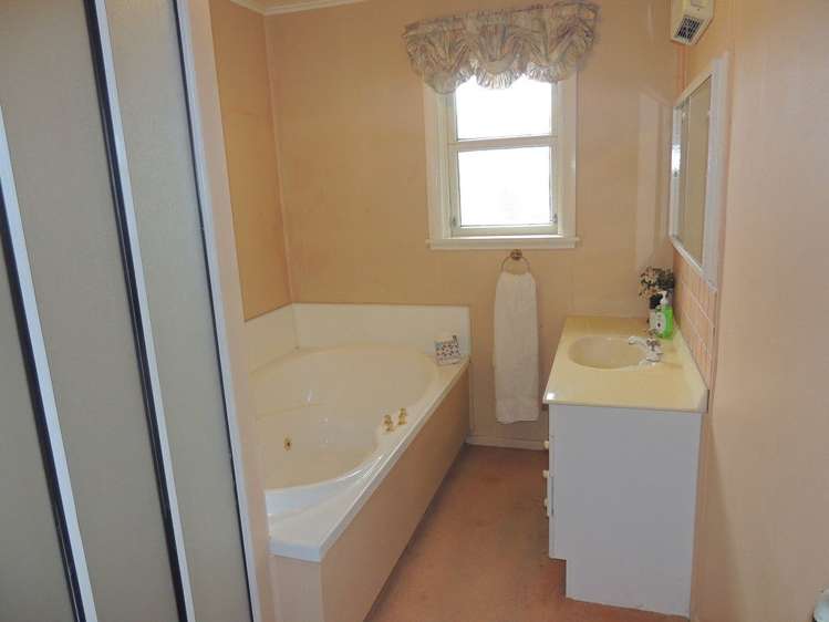 29 Intermediate Street Solway_18