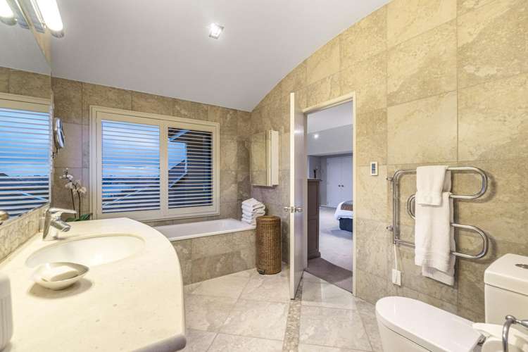 2 Puriri Place Sandspit_26