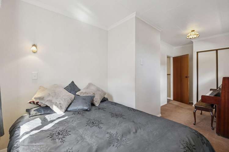 13 Waldron Crescent Green Island_11