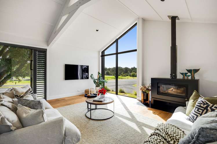 2 Pioneer Crescent Omaha_6