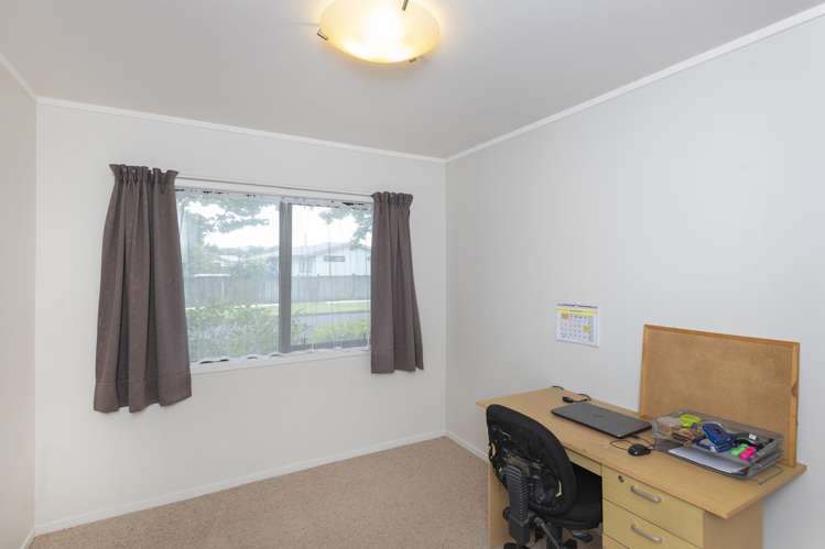 6 Elsdon Best Street Riverdale_12